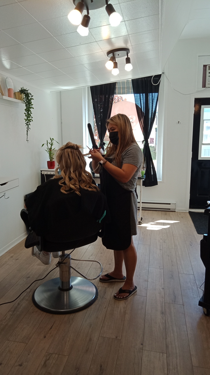 Sassy Salon & Spa | 359 Rue Main, Shawville, QC J0X 2Y0, Canada | Phone: (873) 353-8882
