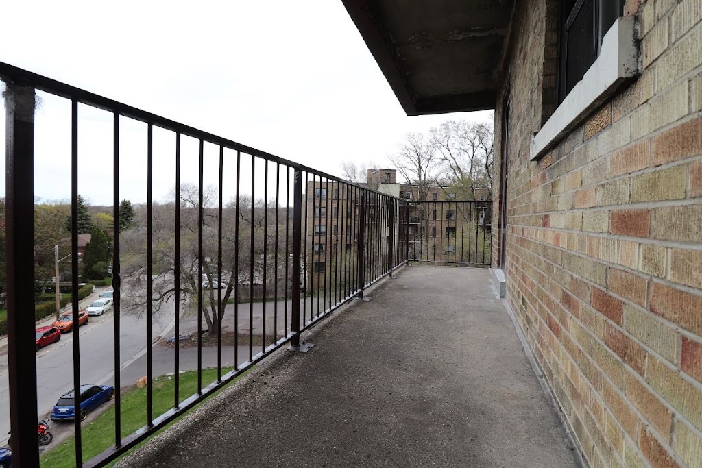 Skyview Royal Heights Apartments | 8 Hill Heights Rd, Etobicoke, ON M8Y 1Z1, Canada | Phone: (416) 239-7185