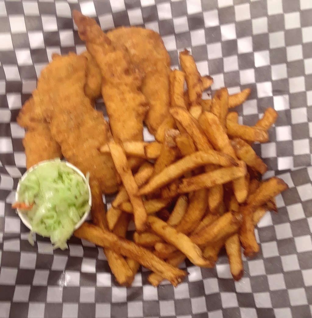 Casse Croute Chez Sylvie | 3000 QC-148, Luskville, QC J0X 2G0, Canada | Phone: (819) 455-1055