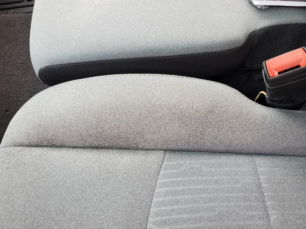 Gator Grip Leather & Vinyl Rpr | 902 7 St E, Prince Albert, SK S6V 0T2, Canada | Phone: (306) 960-4924