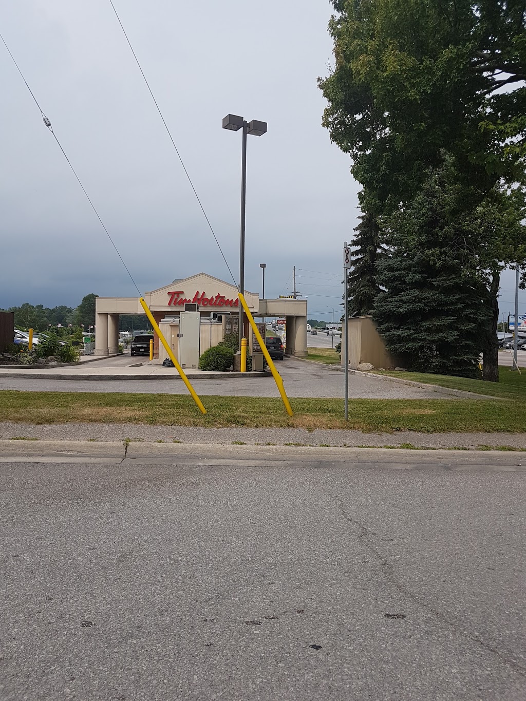 Tim Hortons | 3 Creighton St S, Orillia, ON L3V 1A9, Canada | Phone: (705) 325-4502