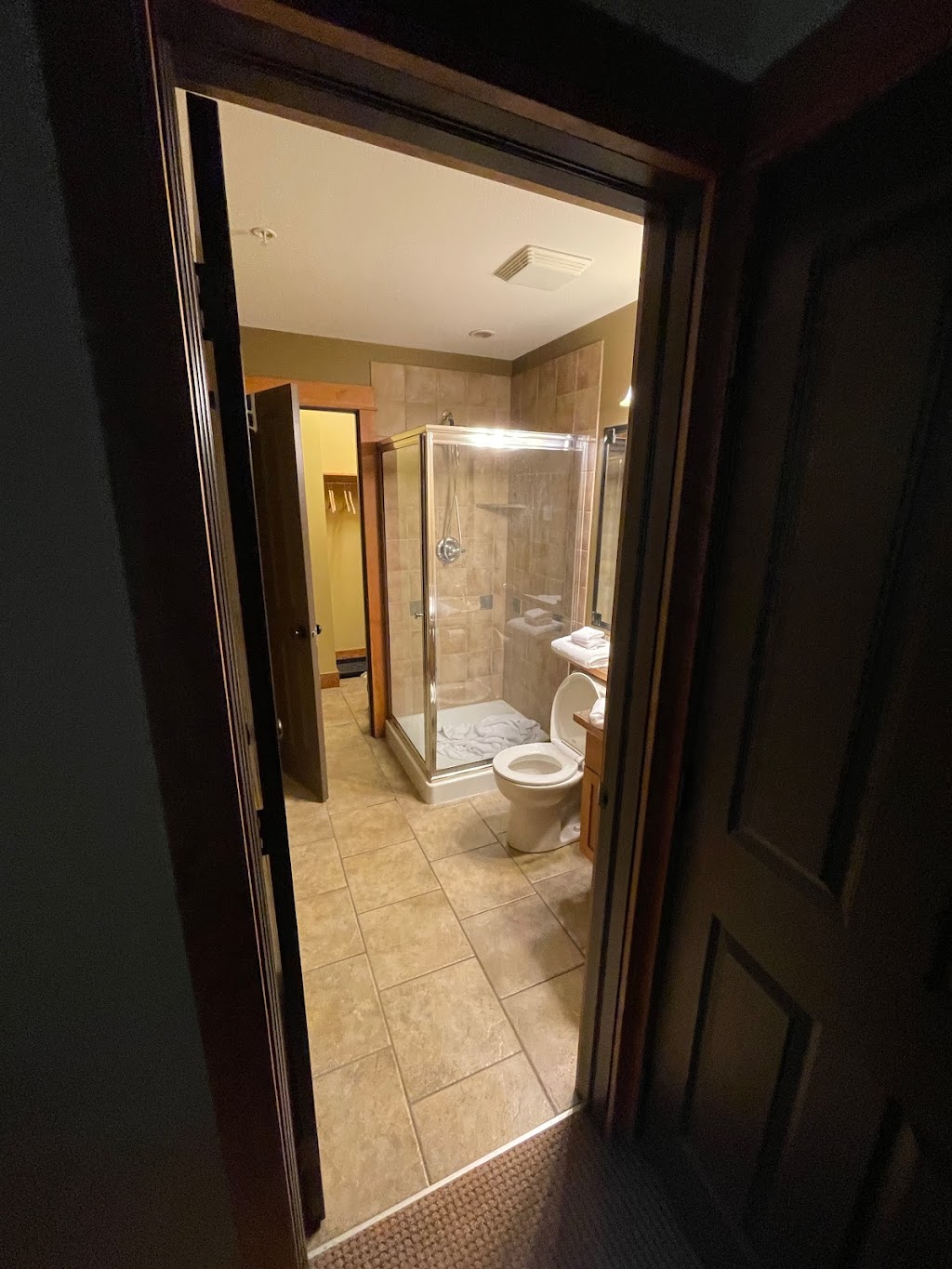 Fernie Lodging Co | 4559-B Timberline Crescent, Fernie, BC V0B 1M6, Canada | Phone: (800) 667-9911