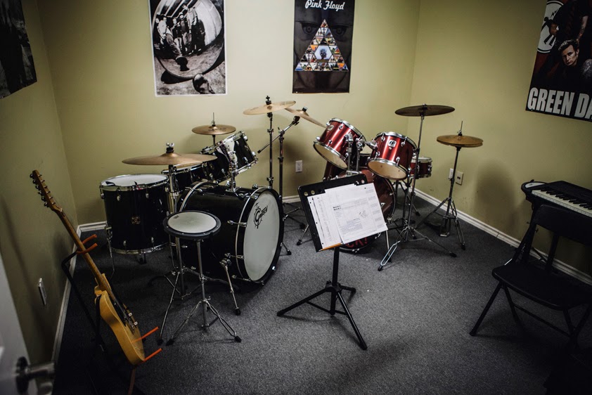 Rock This Way! - School of Rock | 90 Winges Rd, Woodbridge, ON L4L 6A9, Canada | Phone: (905) 264-0004