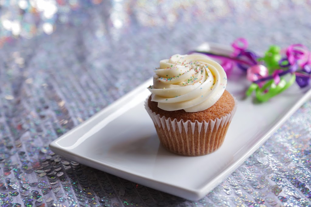 Ooh La La Cupcakes | 1391A Hillside Ave, Victoria, BC V8T 2B3, Canada | Phone: (250) 385-0707