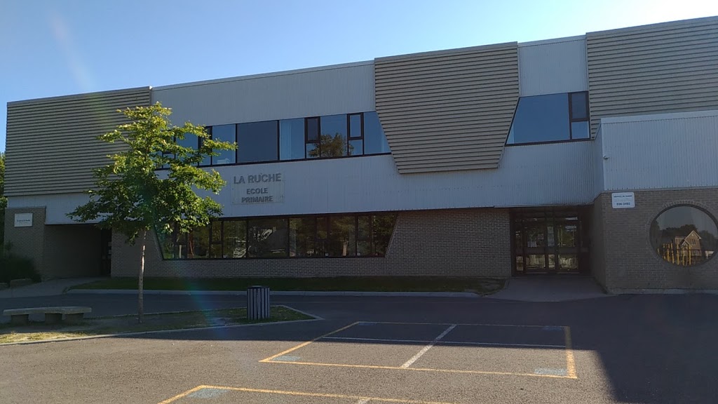 School La Ruche | 1000 Rue du Bourgeois, Saint-Rédempteur, QC G6K 1P1, Canada | Phone: (418) 834-2477