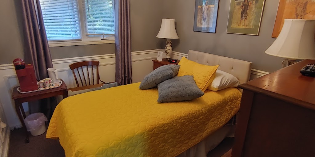 BobcaygeonB&B | 32 Head St, Bobcaygeon, ON K0M 1A0, Canada | Phone: (705) 308-8855