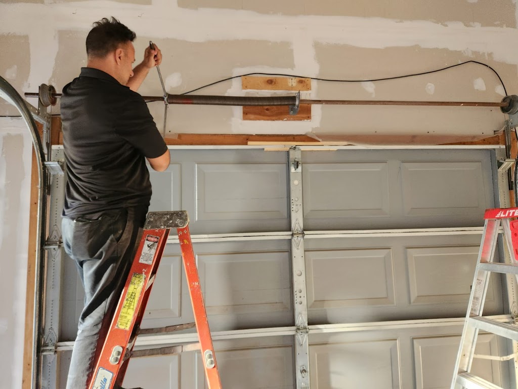 Simcoe Locksmith | 23 Tamarack Trail, Barrie, ON L4N 9R9, Canada | Phone: (249) 444-0900