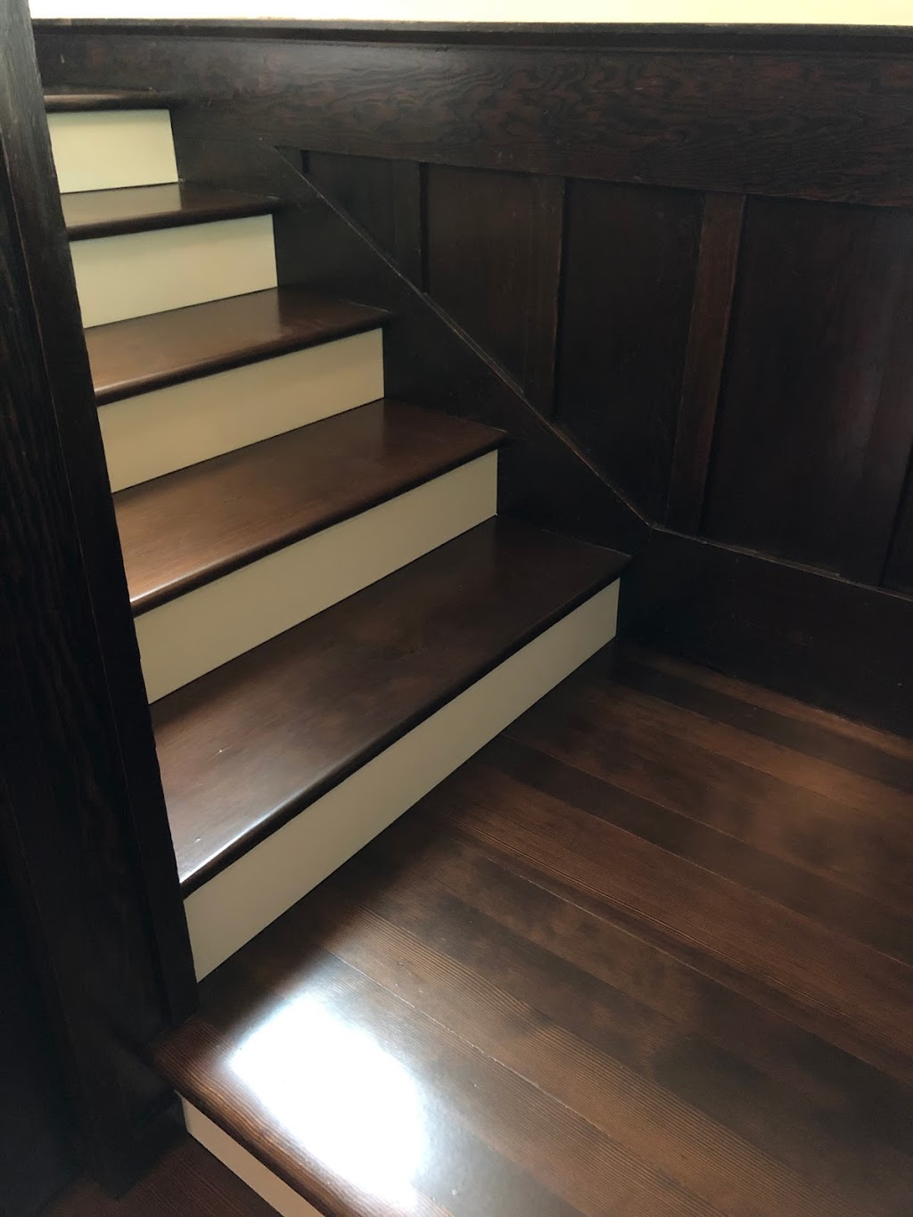 Knights Floor Surfacing | 1619 Barrett Dr, North Saanich, BC V8L 5A6, Canada | Phone: (250) 727-3303