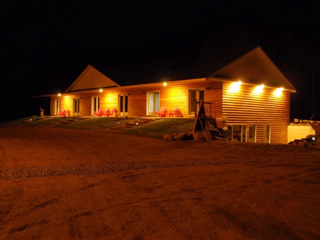 Algonquin Dream Catcher Motel | 29764 ON-60, Whitney, ON K0J 2M0, Canada | Phone: (613) 637-1220