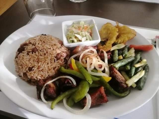 Hôtel Fleurs Karaïbes | 624 QC-289, Saint-Alexandre-de-Kamouraska, QC G0L 2G0, Canada | Phone: (418) 970-0550