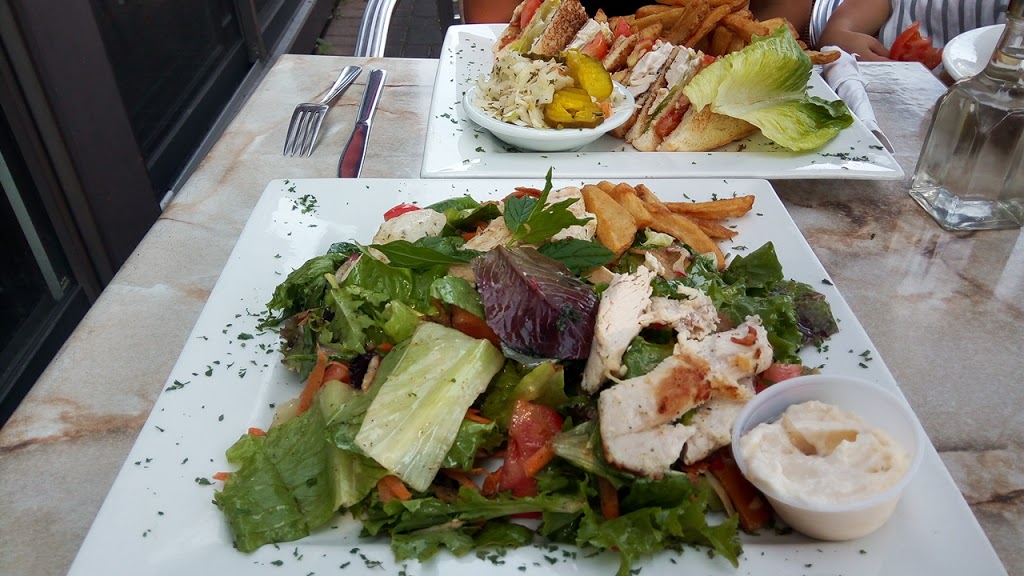 Newport Restaurant | 322 Churchill Ave N, Ottawa, ON K1Z 5B9, Canada | Phone: (613) 722-9322