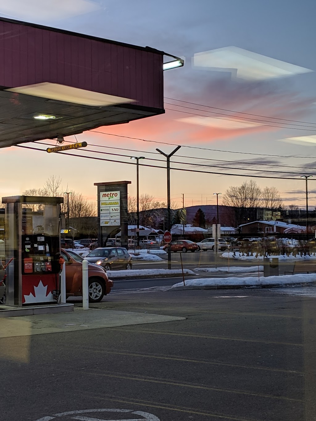 Petro-Canada | 1855 Rue Notre Dame, LAncienne-Lorette, QC G2E 5A5, Canada | Phone: (418) 871-3673