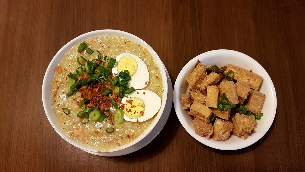Bertos Restaurant | 1063 Dundas St W, Mississauga, ON L5C 1C3, Canada | Phone: (905) 232-0203