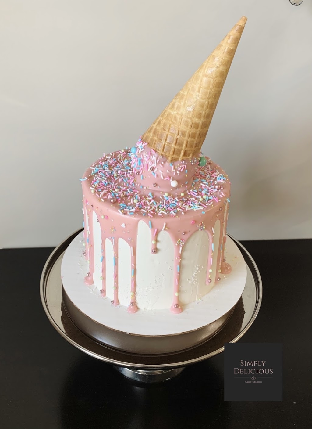 Simply Delicious Cake Studio | 4 Cougarstone Common SW, Calgary, AB T3H 5A3, Canada | Phone: (403) 390-0694