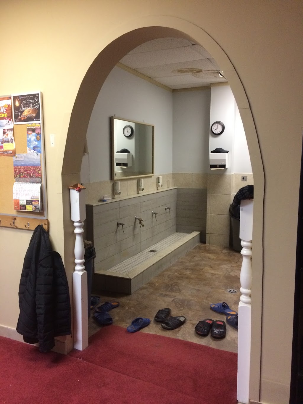 Mosquée El-Balkan | 2836 Rue Allard, Montréal, QC H4E 2M2, Canada | Phone: (514) 360-2663