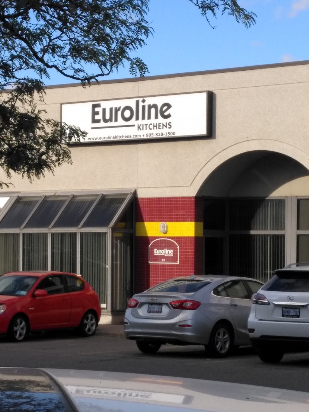 Euroline Kitchens | 3075 Ridgeway Dr #23, Mississauga, ON L5L 5M6, Canada | Phone: (905) 828-1500