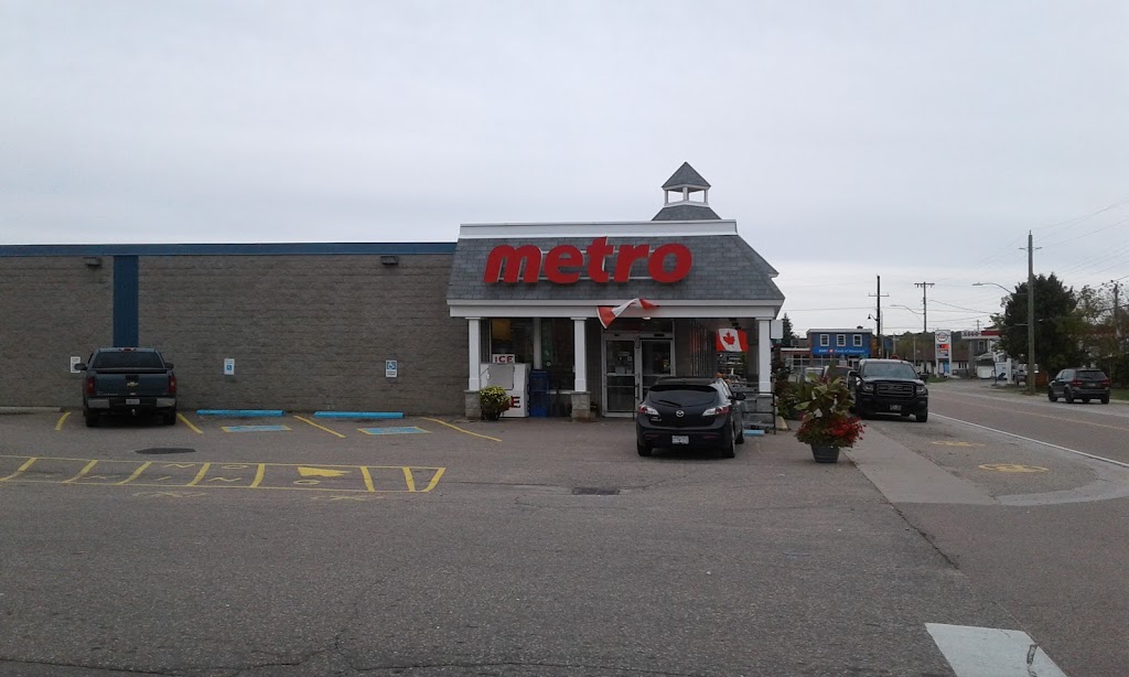 Metro | 28 Bay St, Barrys Bay, ON K0J 1B0, Canada | Phone: (613) 756-7097