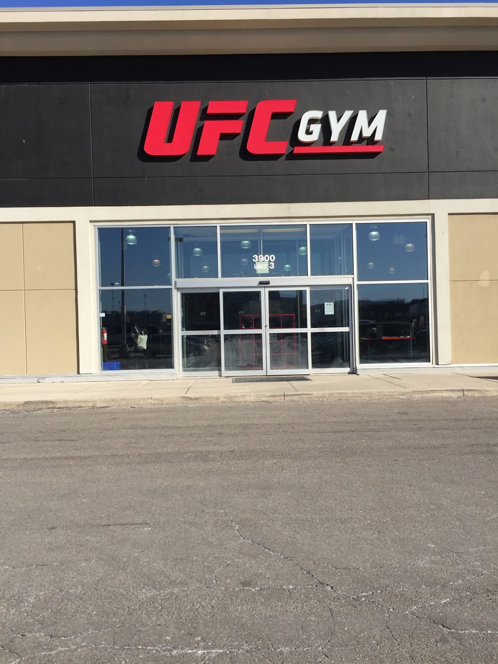 UFC GYM Mississauga | 3900 Grand Park Dr, Mississauga, ON L5B 4M6, Canada | Phone: (905) 615-1500