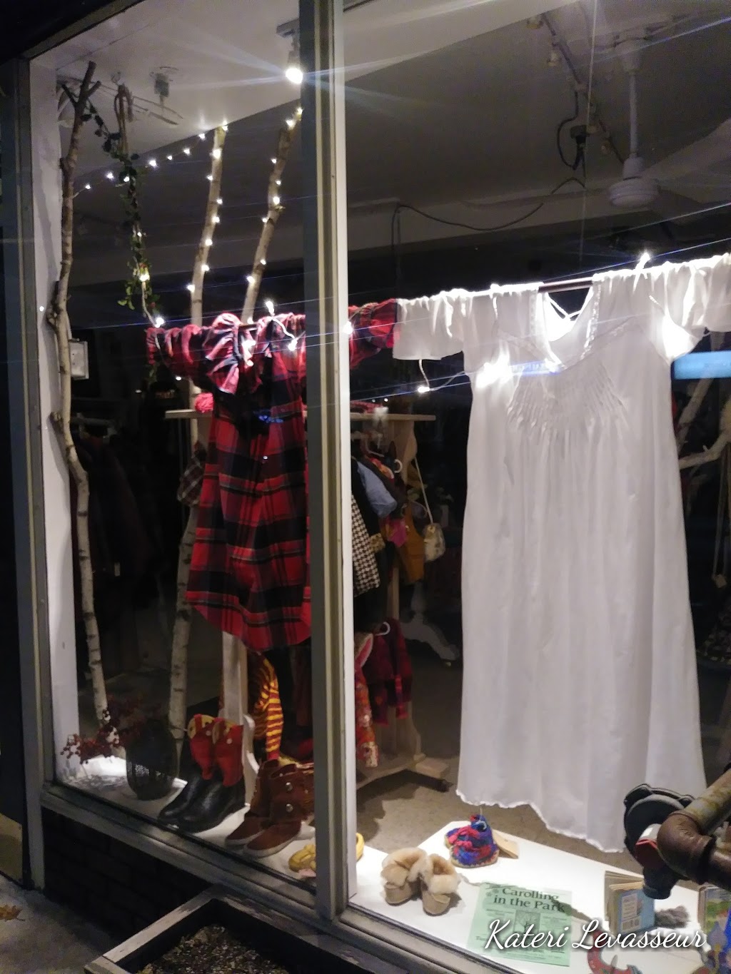 Blossom & Tempest | 928 Kingston Rd, Toronto, ON M4E 1S5, Canada | Phone: (416) 693-5050