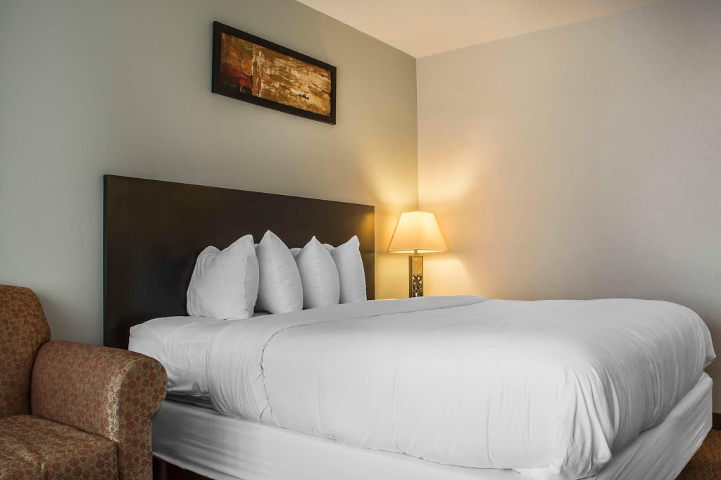 Quality Inn | 751 Christina St N, Point Edward, ON N7V 1X5, Canada | Phone: (519) 344-1157