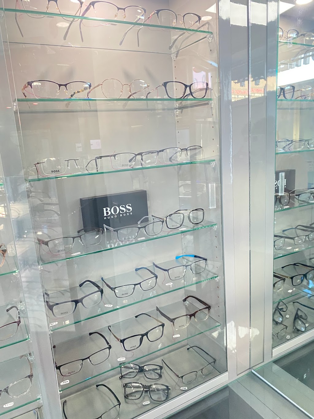 Aroma Optical | 260300 Writing Creek Cres, Unit D-39 Balzac, Calgary, AB T4A 0X8, Canada | Phone: (403) 688-6666
