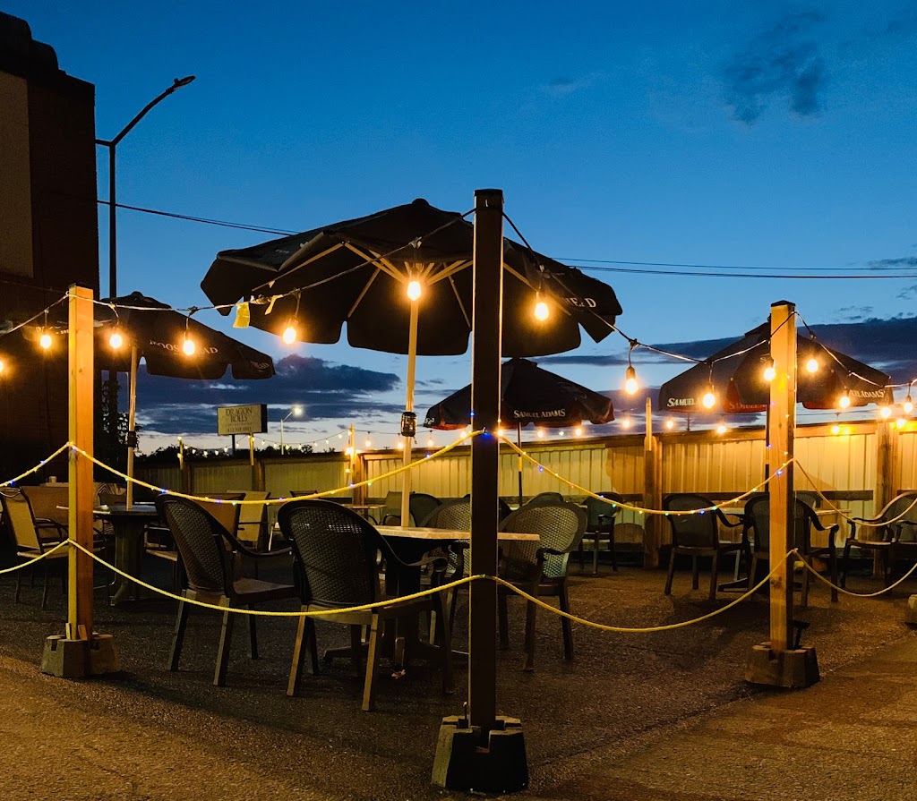 Linguines Italian Restaurant | 257 N Front St, Belleville, ON K8P 3C2, Canada | Phone: (613) 962-5444