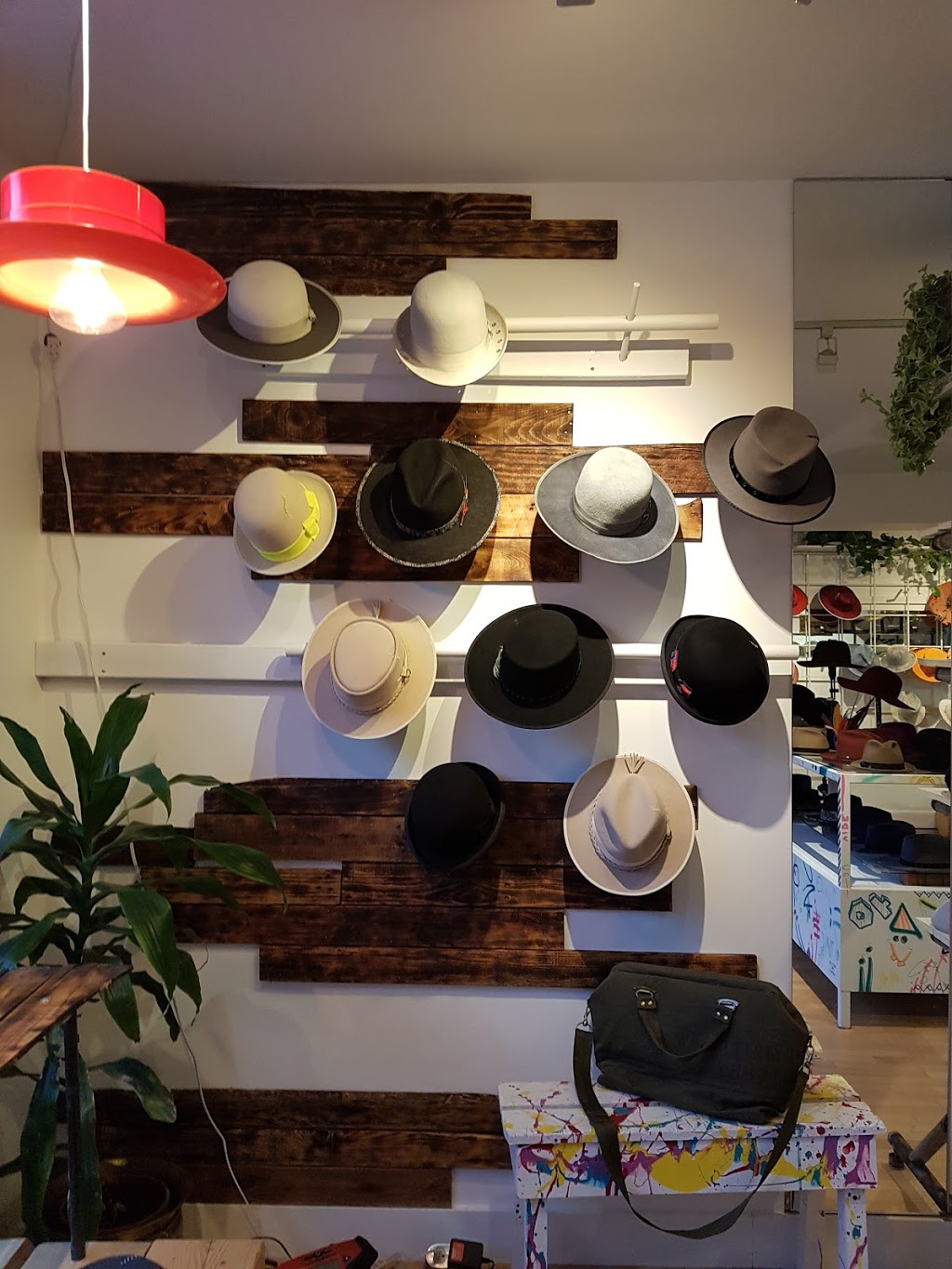 Fumile | 1863 R. Atateken, Montréal, QC H2L 3L7, Canada | Phone: (450) 542-8270