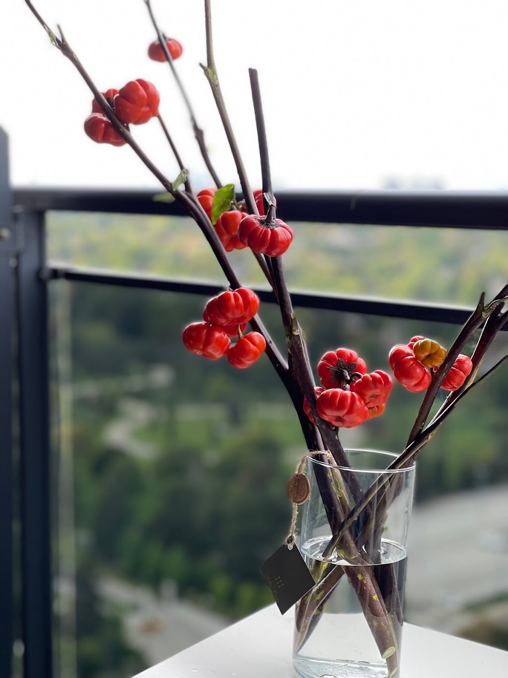Amber Flowers | 119 Whitney Pl, Thornhill, ON L4J 6V3, Canada | Phone: (647) 671-9910