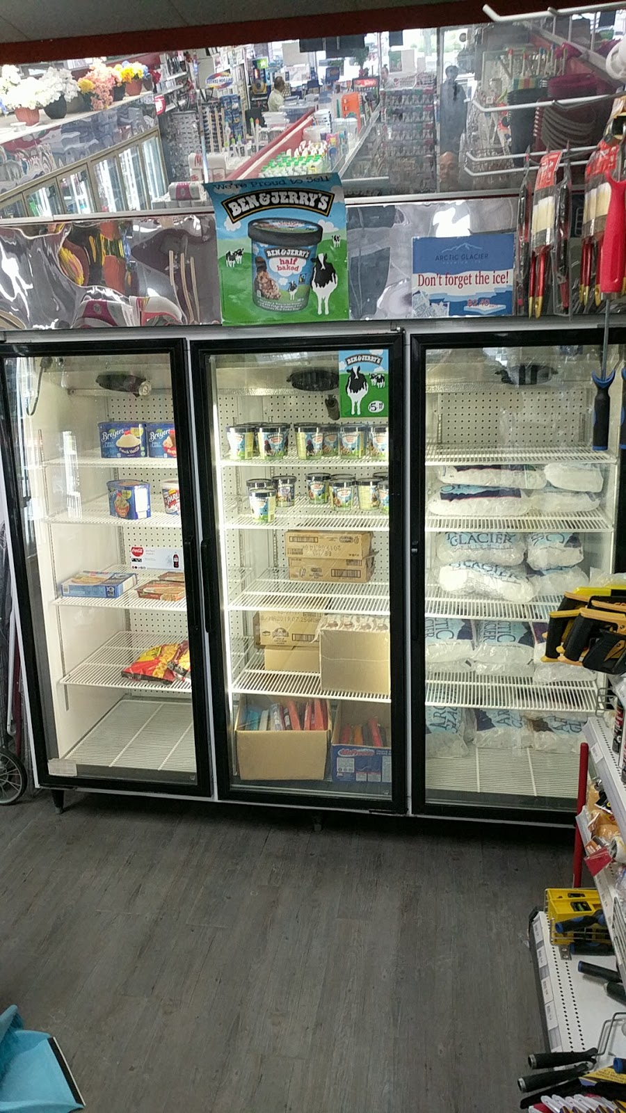 Erin Mills Dollar & Convenience | 4099 Erin Mills Pkwy, Mississauga, ON L5L 3P9, Canada | Phone: (905) 607-4440