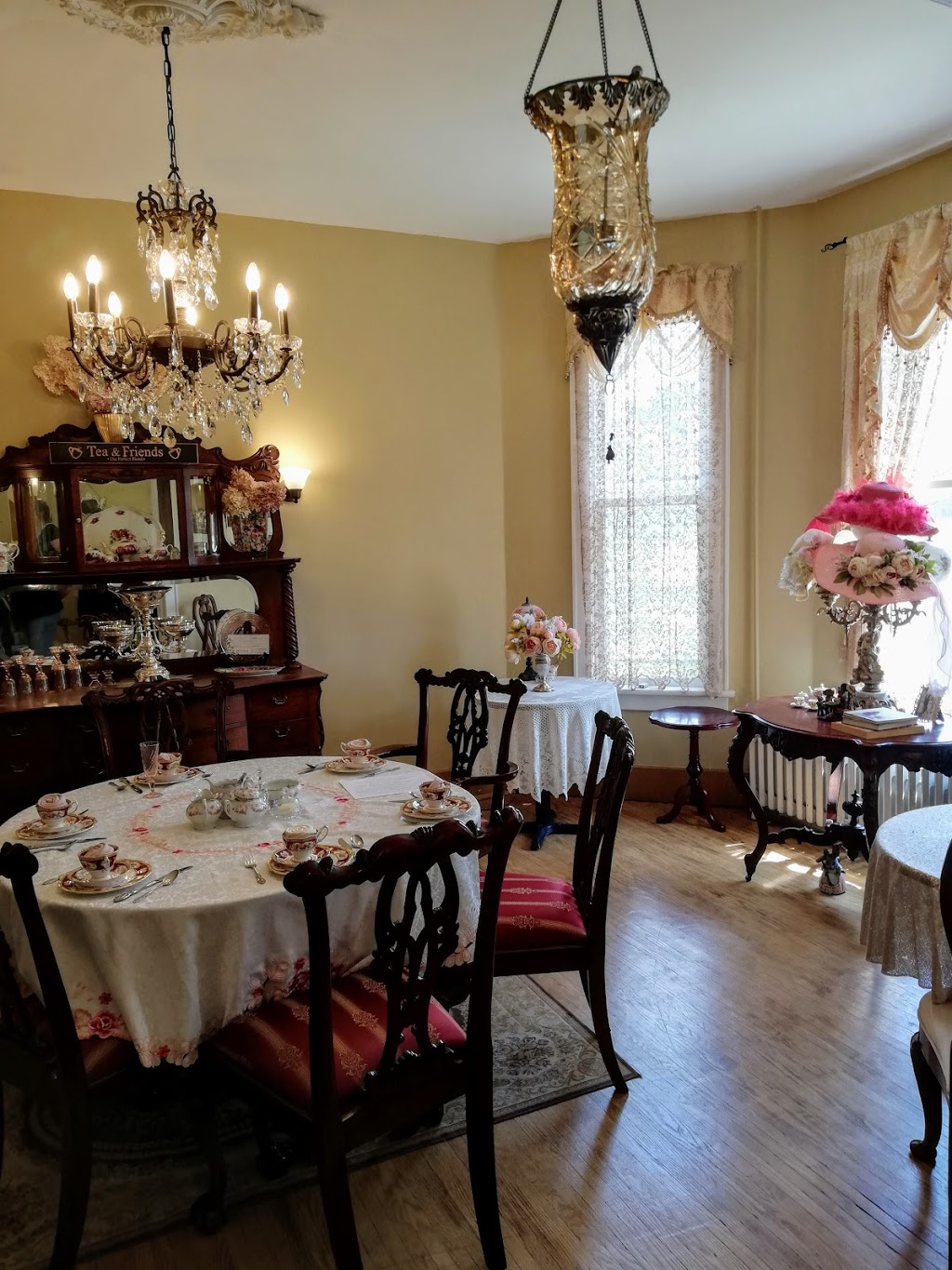 Charnwood Villa Tea Room | 82 Montreal St, Goderich, ON N7A 2G4, Canada | Phone: (226) 421-2116