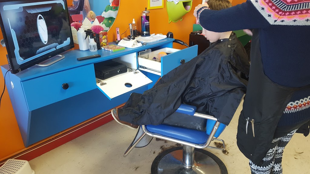 Max & Oskars Childrens Hair Studio | 317 Adelaide St S, London, ON N5Z 3L2, Canada | Phone: (519) 936-1890