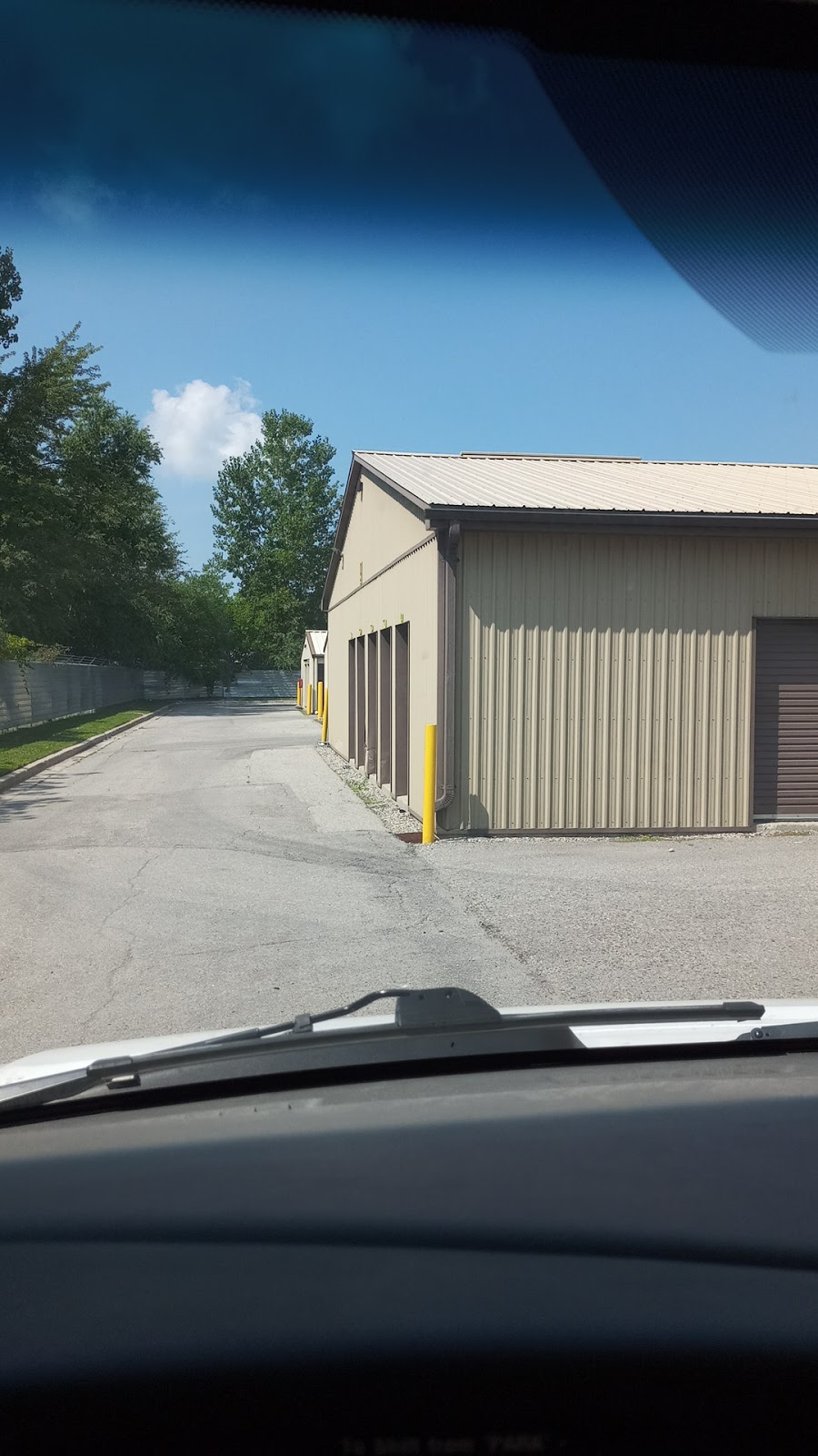 Access Storage - London White Oaks | 3435 White Oak Rd, London, ON N6E 3A1, Canada | Phone: (226) 702-8687