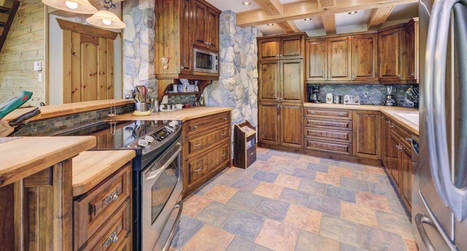 Chalet Le Missionnaire | 190 Chemin du Lac-du-Missionnaire, Lac-aux-Sables, QC G0X 1M0, Canada | Phone: (800) 319-3934