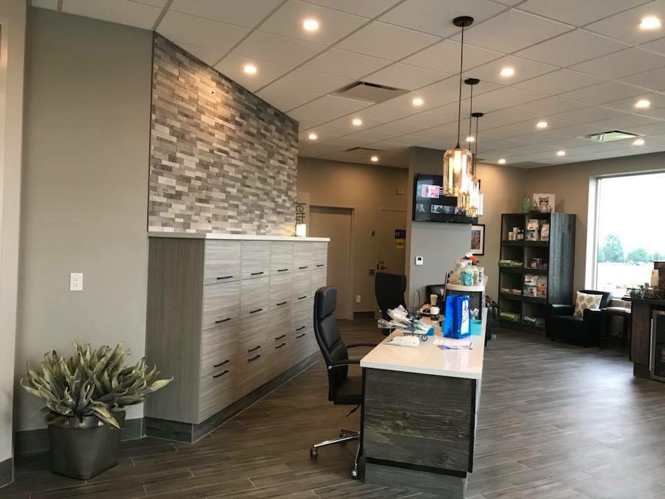 Oak West Animal Clinic | 1311 Riverbend Rd, London, ON N6J 0J6, Canada | Phone: (519) 474-1560