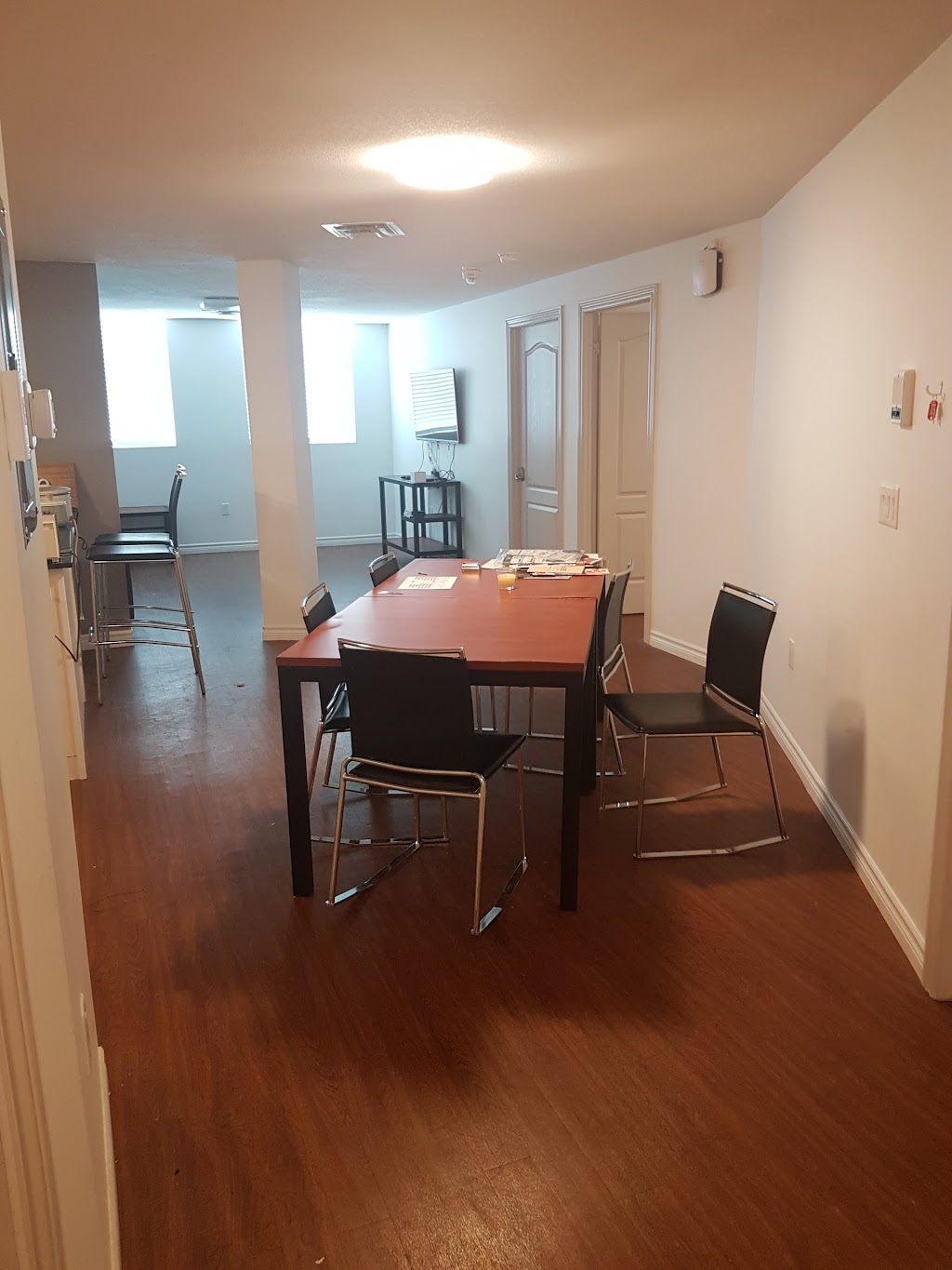 MainCline Residences 1100 | 1100 Main St W, Hamilton, ON L8S 1X1, Canada | Phone: (289) 201-1066