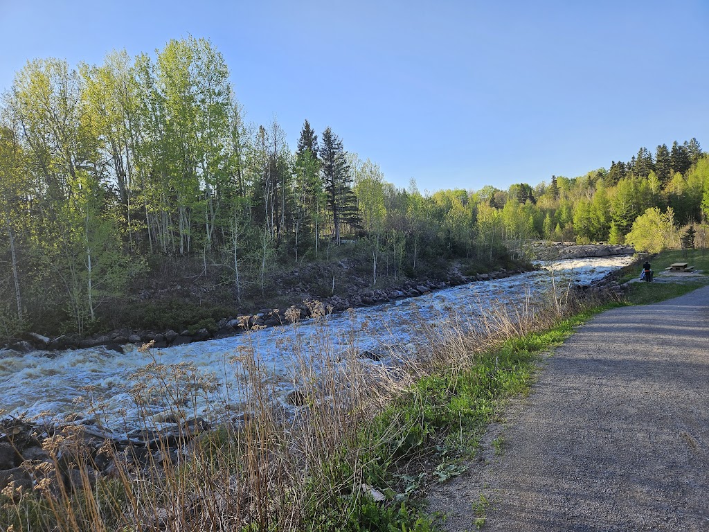 Parc de la Rivière-du-Moulin | 1577 Rue des Roitelets, Chicoutimi, QC G7H 0K8, Canada | Phone: (418) 698-3235
