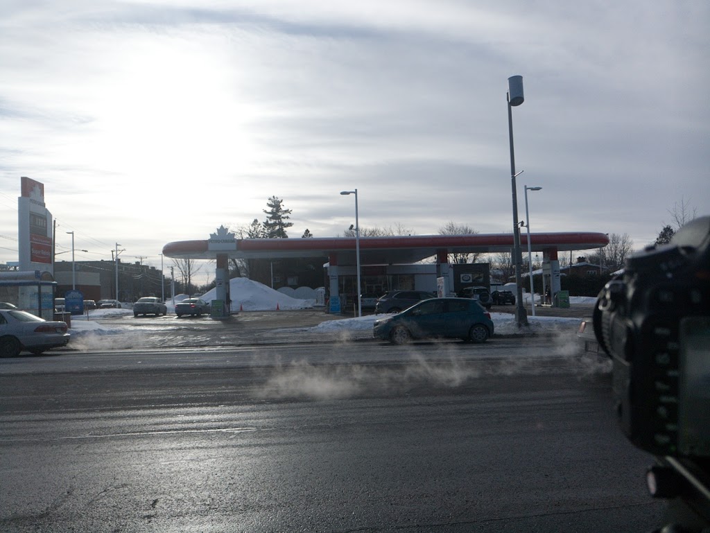 Petro-Canada | 1914 Boulevard des Laurentides, Vimont, QC H7M 2R1, Canada | Phone: (450) 667-4814
