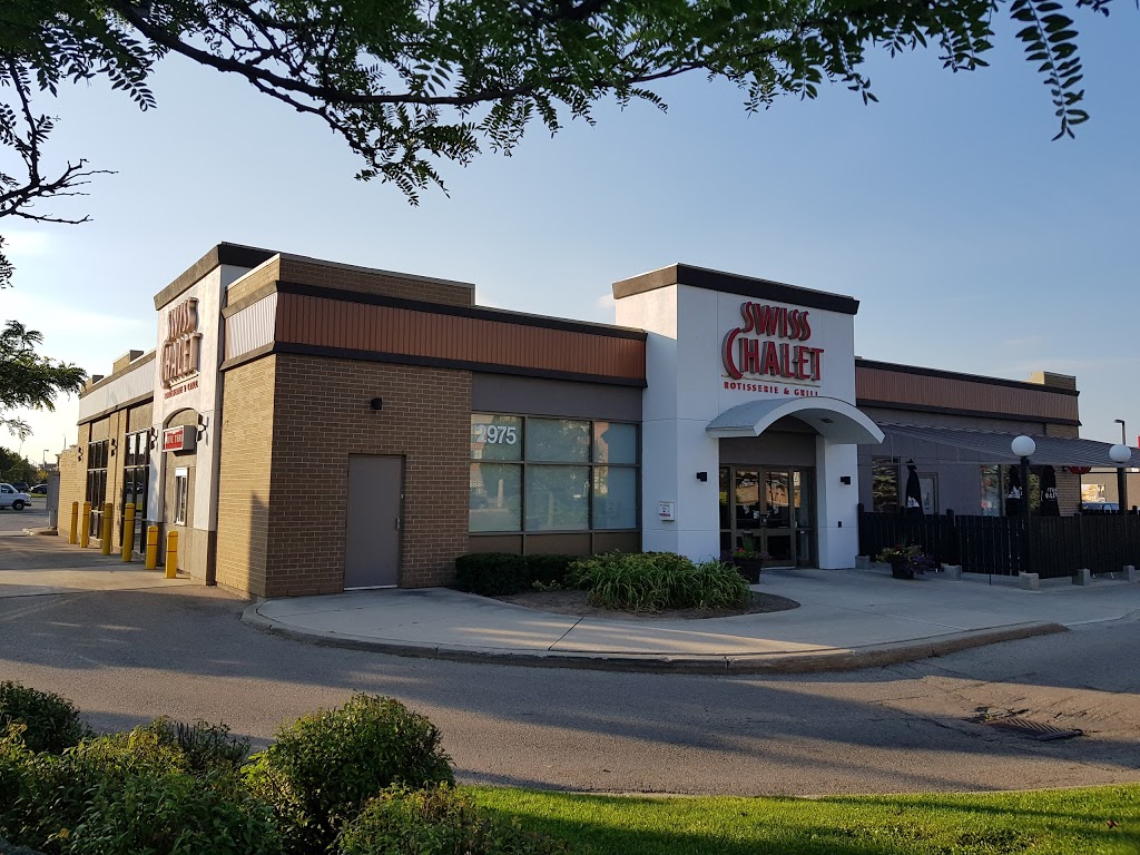 Swiss Chalet Rotisserie & Grill | 2975 Eglinton Ave W, Mississauga, ON L5M 6J3, Canada | Phone: (905) 569-8797