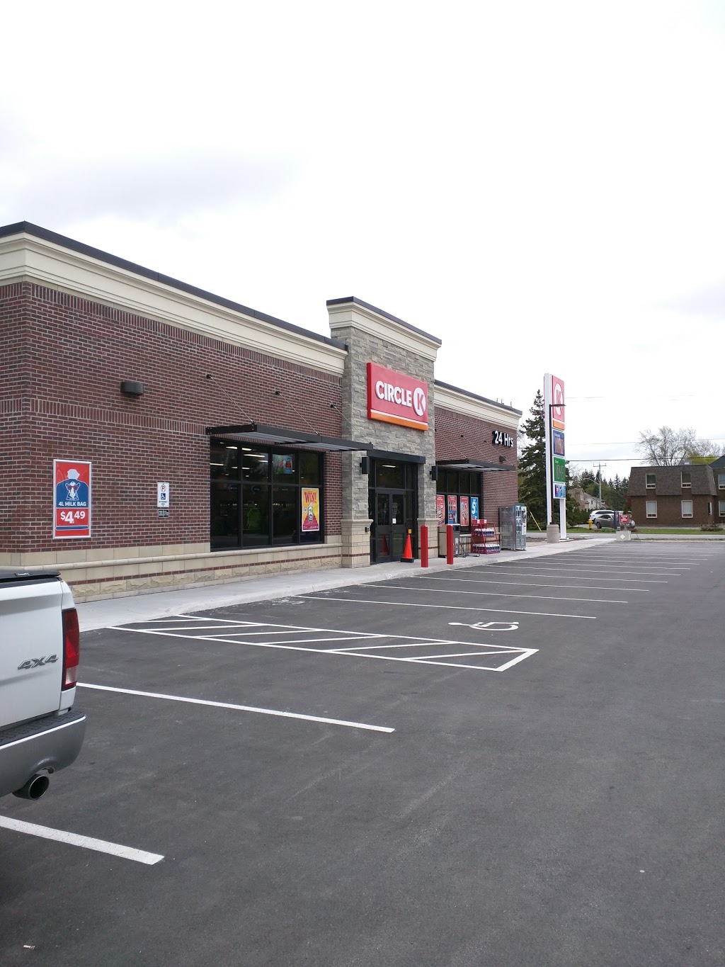 Circle K | 1022 Pelham St, Fonthill, ON L0S 1E4, Canada | Phone: (905) 892-1773