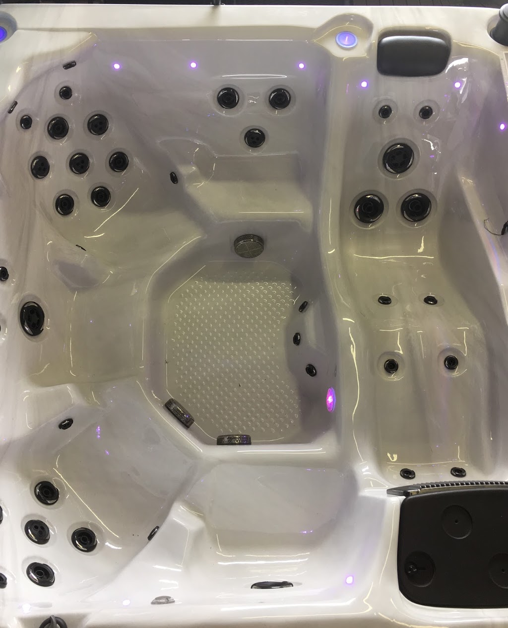 Ontario Hot Tub Services | 20 Steckle Pl, Kitchener, ON N2E 1X2, Canada | Phone: (888) 308-6601