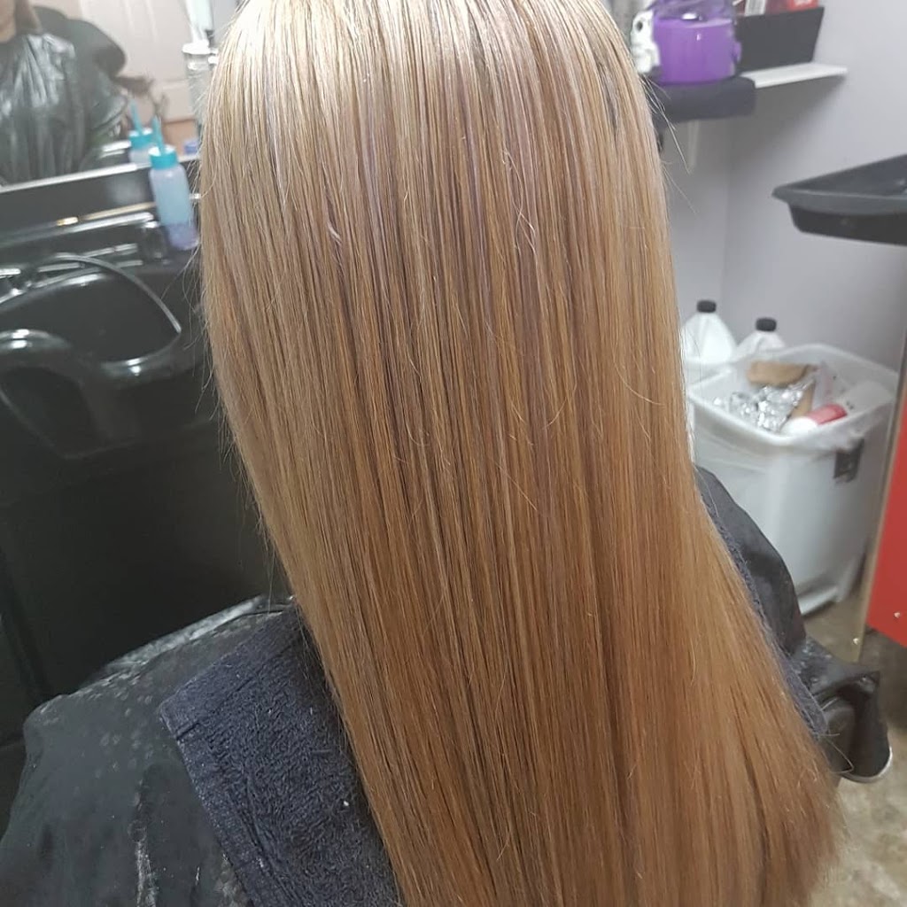 Adrianas Hair Salon | 10 Countryside Ct, Bradford, ON L3Z 2Z8, Canada | Phone: (905) 252-5099