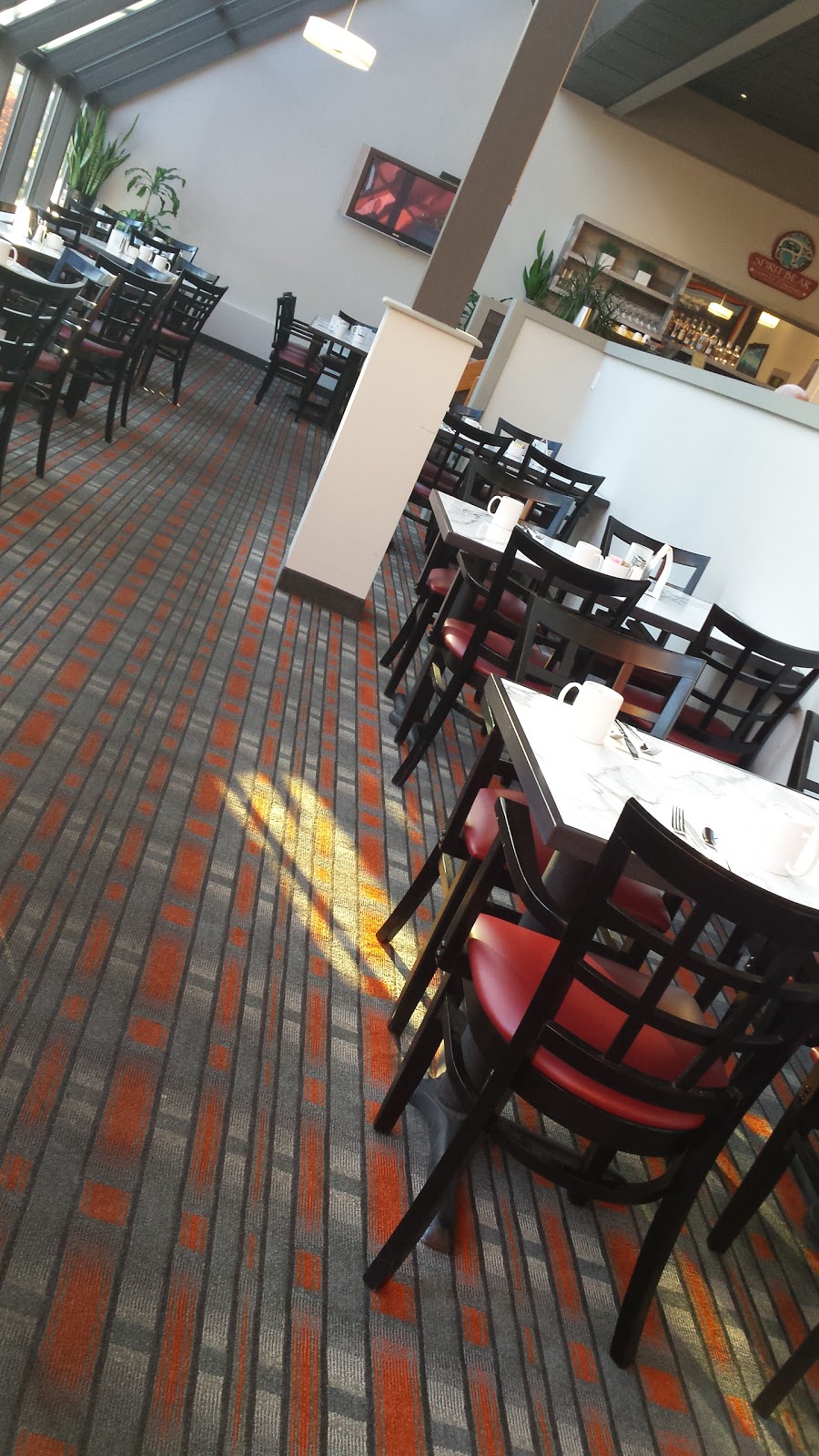 Westerly Restaurant | Coast Westerly Hotel, 1590 Cliffe Ave, Courtenay, BC V9N 2K4, Canada | Phone: (250) 338-2749