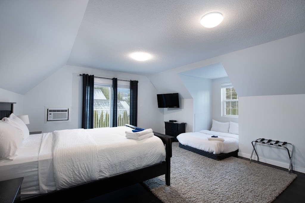 Valley Retreat Revelstoke | 3250 Airport Way, Revelstoke, BC V0E 2S1, Canada | Phone: (250) 200-1136