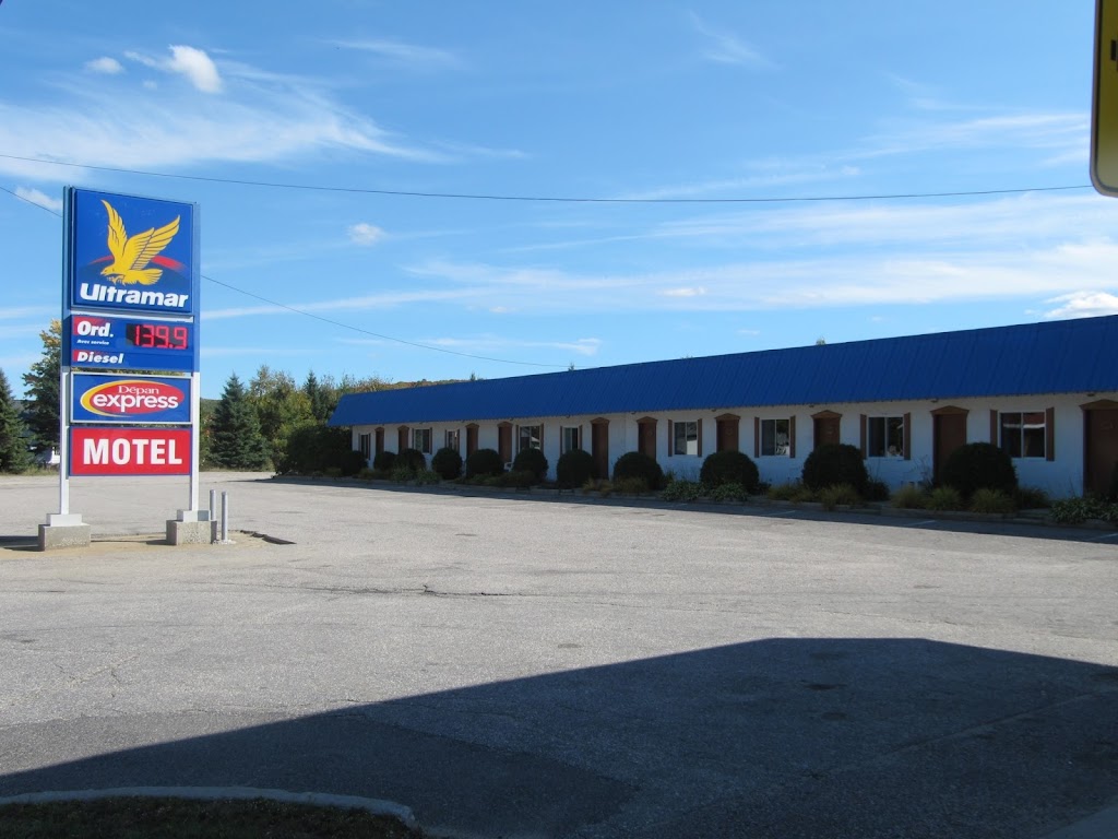 Motel des Écorces | 627 Bd Saint-François, Lac-des-Écorces, QC J0W 1H0, Canada | Phone: (819) 585-2710