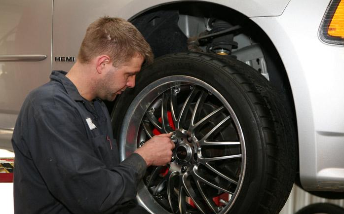 Caledonia Tire & Automotive | 220 Argyle St S, Caledonia, ON N3W 1K7, Canada | Phone: (905) 765-3242