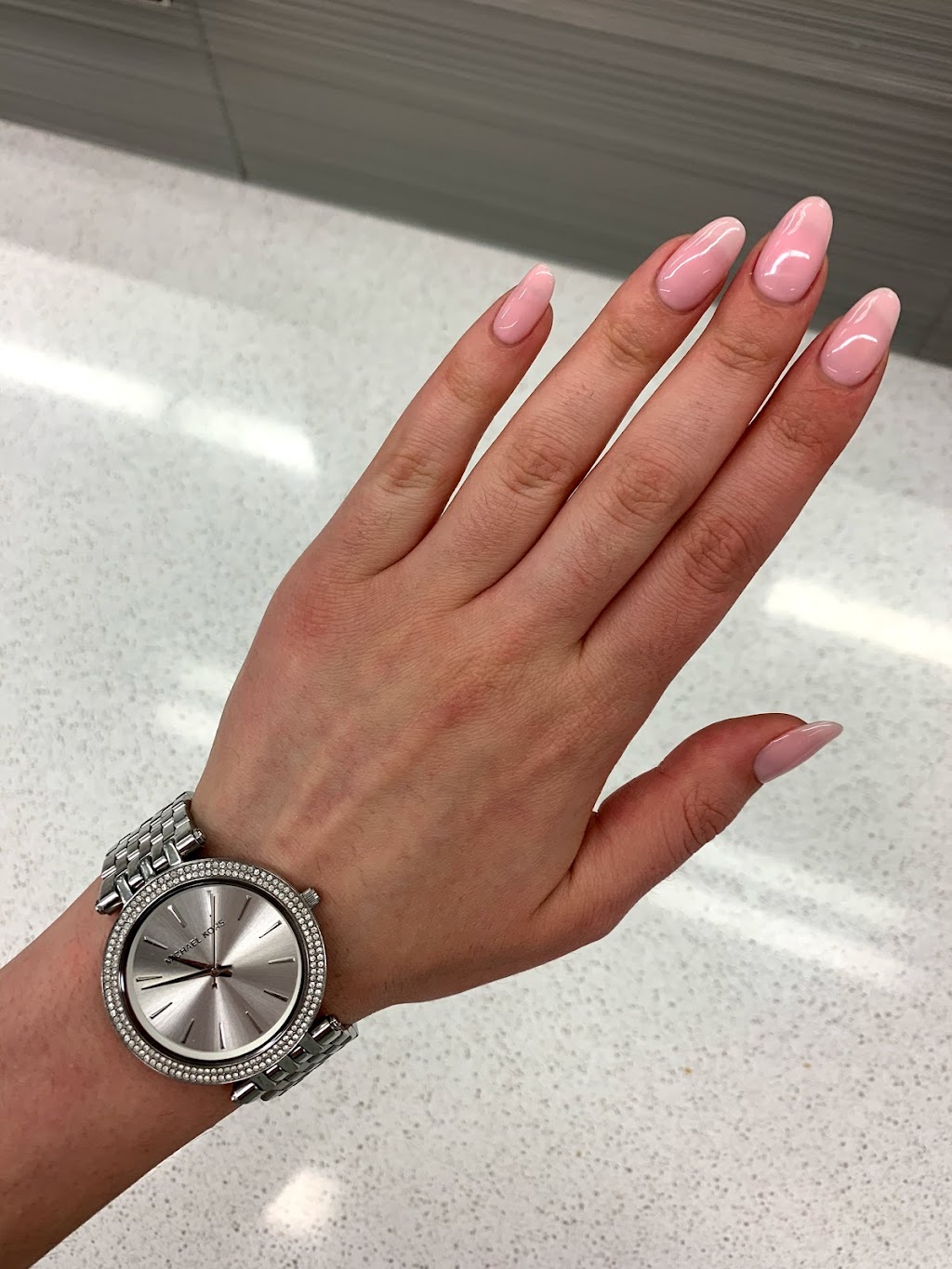 Victoria Nails & Spa | 305 10 St NW, Calgary, AB T2N 1V5, Canada | Phone: (403) 283-7020