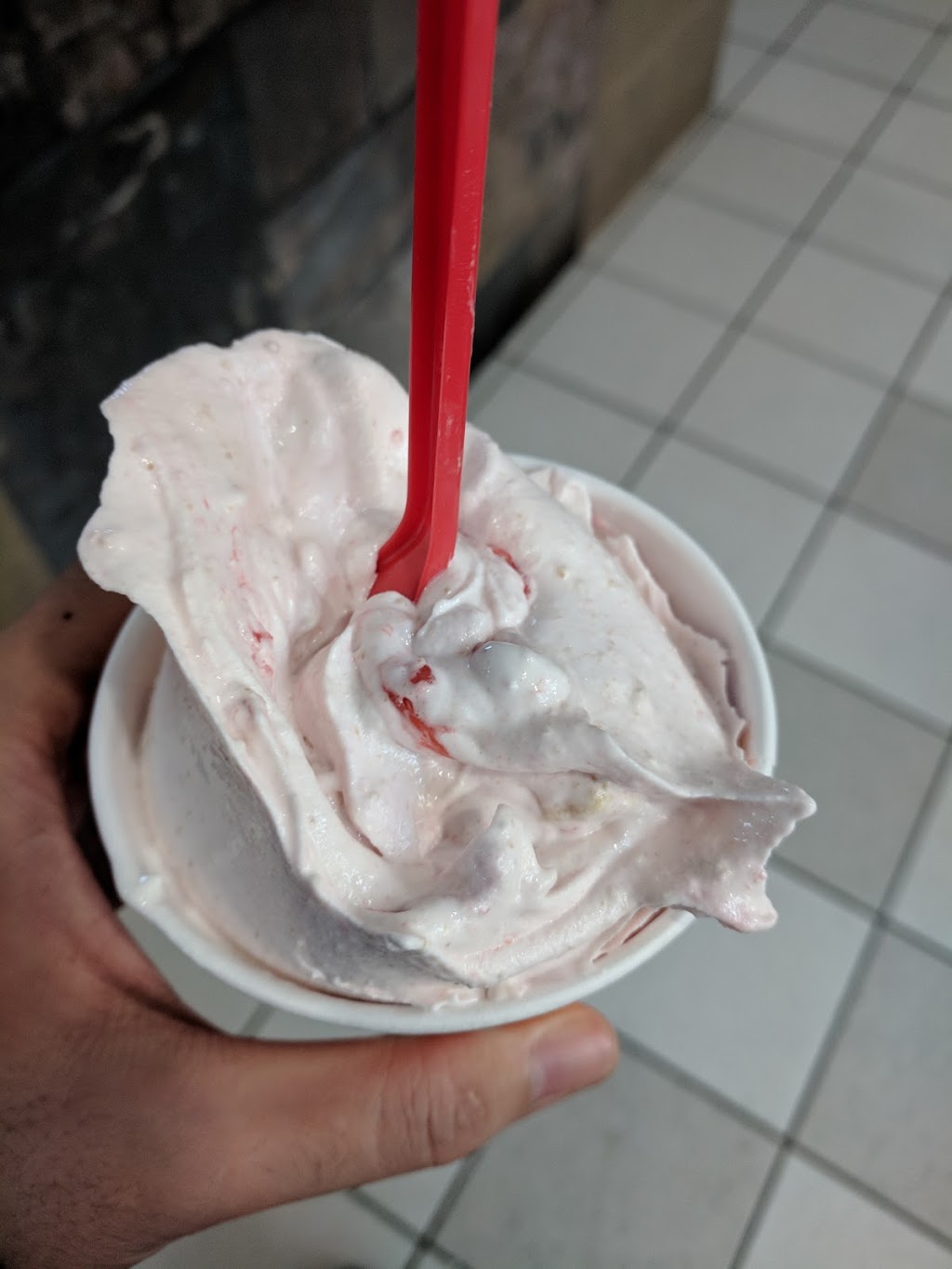 Dairy Queen | 415 Main St W, Hamilton, ON L8P 1K5, Canada | Phone: (905) 521-8653