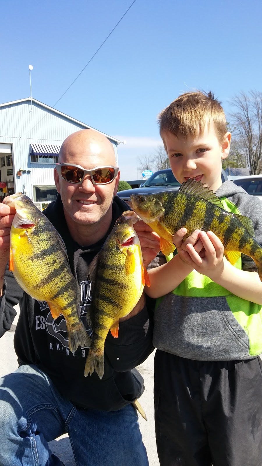 Happy Go Fishing Charters & Bait Shop | 2458 25th Side Rd, Innisfil, ON L9S 2H1, Canada | Phone: (705) 294-2514