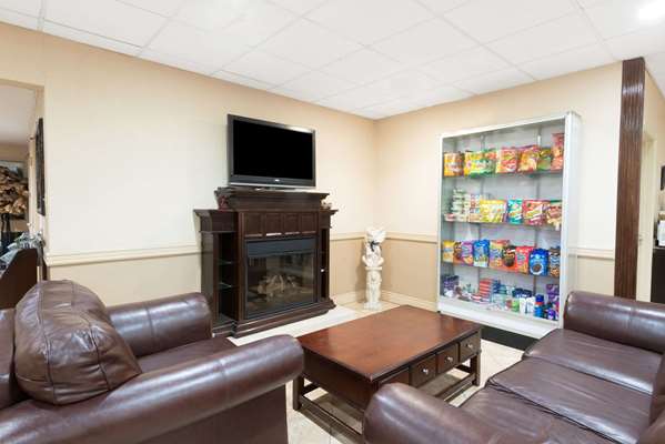 Super 8 by Wyndham Cambridge/Kitchener/Waterloo Area | 650 Hespeler Rd Hwy 24, Cambridge, ON N1R 6J8, Canada | Phone: (519) 622-1070