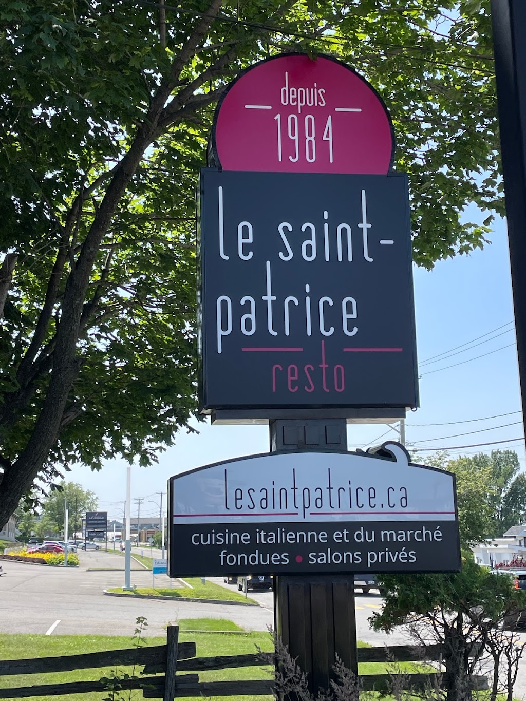 Restaurant Le Saint-Patrice | 169 Rue Fraser, Rivière-du-Loup, QC G5R 1E2, Canada | Phone: (418) 862-9895